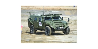 江蘇點(diǎn)焊機(jī)器人廠家為東風(fēng)猛士裝甲車制造焊接設(shè)備！