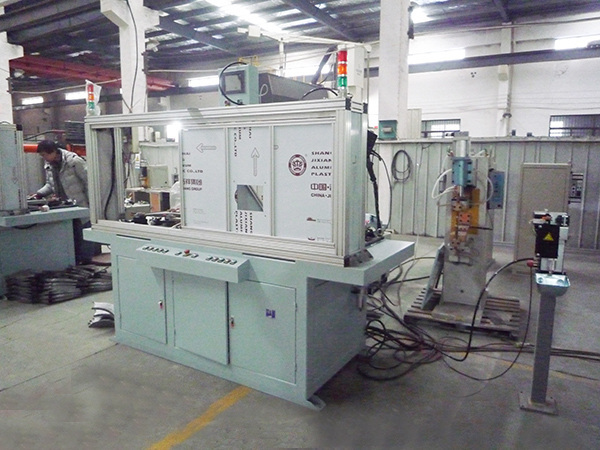 汽車三角臂弧焊專機(jī)